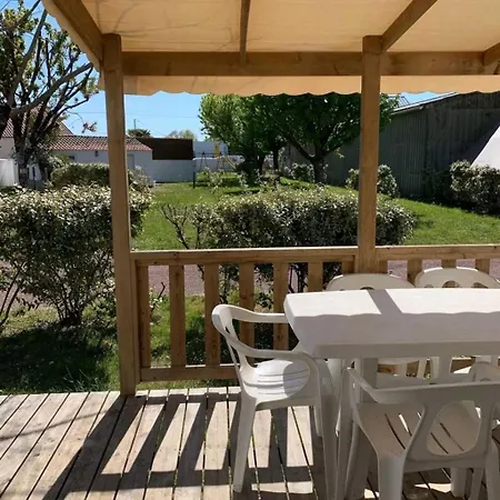 Joli 3 Etoiles Avec Piscine *