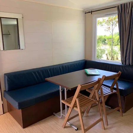 Kemping Joli 3 Etoiles Avec Piscine *