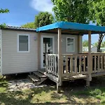 Zecamping Familial Avec Piscine - Proche Oleron *