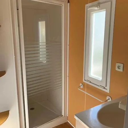 Zecamping Familial Avec Piscine - Proche Oleron *