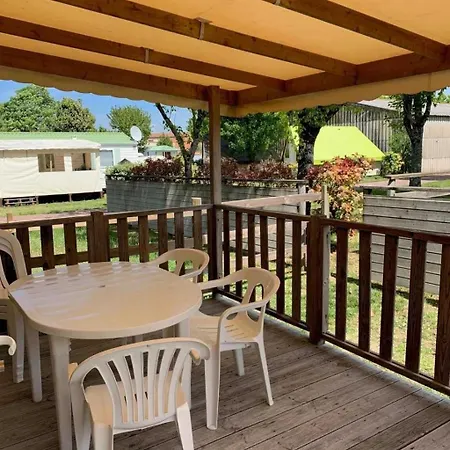 3 Etoiles - Piscine - Eehch0 *