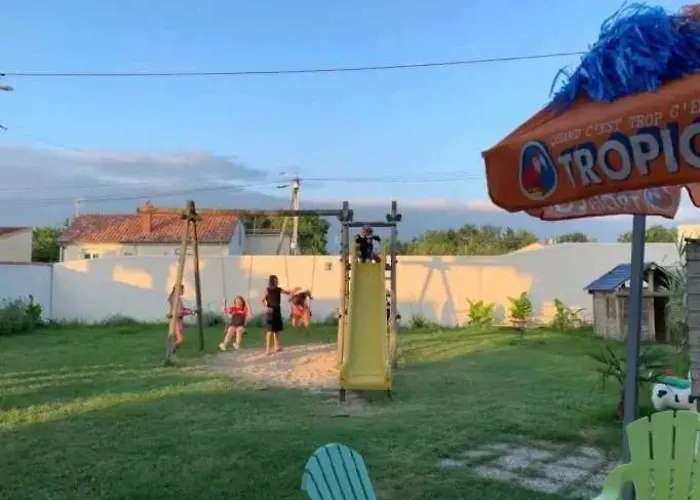 Joli 3 Etoiles Avec Piscine