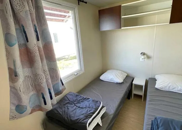 Joli 3 Etoiles Avec Piscine Campsite *